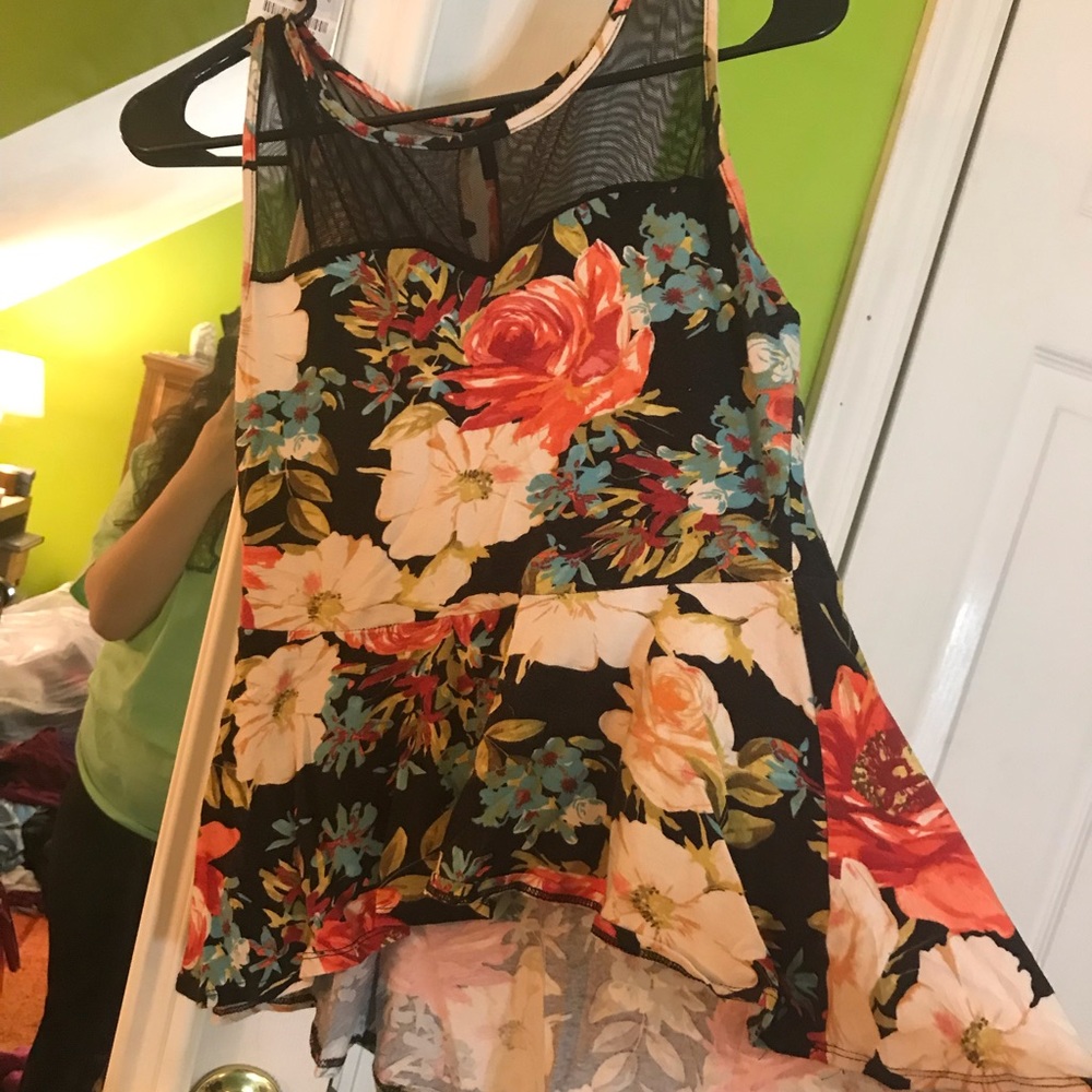 Floral Pattern High Low Top